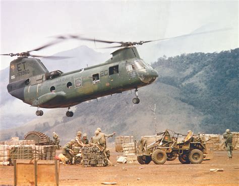 CH-46 Helicopter Picking up Supplies | HistoryNet