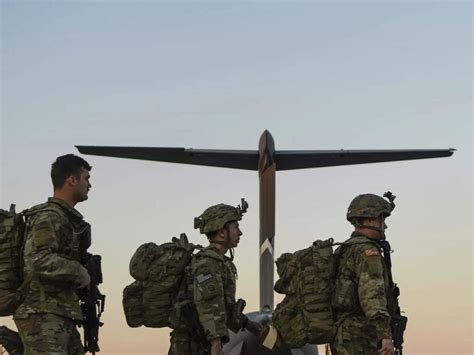 Pentagon officials weigh deployment of airborne troops for Iran war