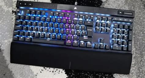 Docking Keyboard Types Itself 的图像结果