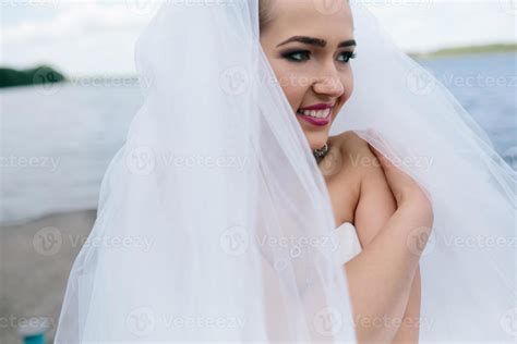 Pretty Bride Woman 的图像结果