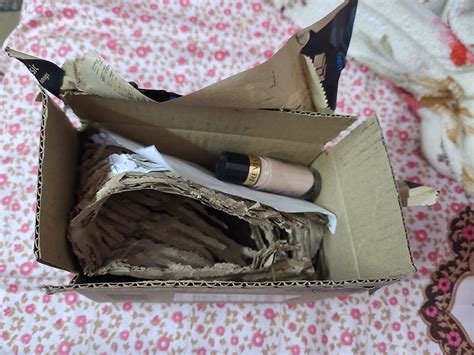 Revlon Touch and Glow Liquid Make Up , Natural Mist , 20ml : Amazon.in ...