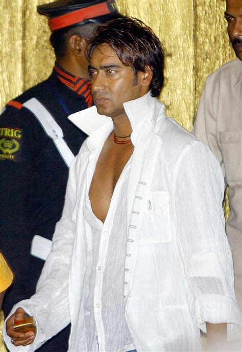 15 Forgotten Fashion Trends From 2007 That Must Stay That Way