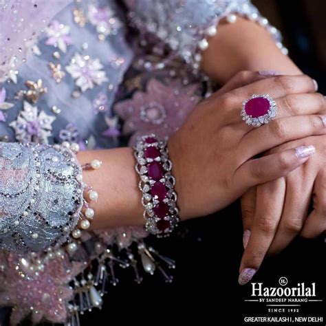 Welcome Your Daughter-In-Law Into the Family With These Gorgeous Kangan ...