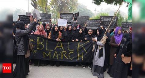 Boycott Classes: UP: AMU Women’s College students boycott classes ...