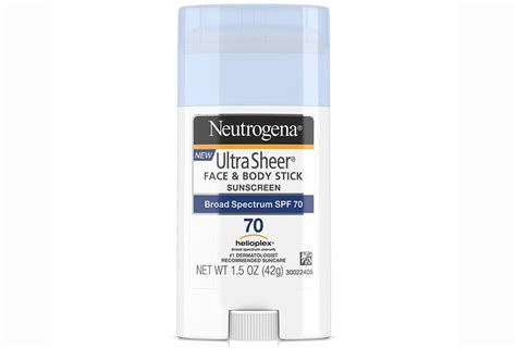 Sunscreens For Oily Skin: Lightweight & Oil-Free Sunscreens (2022)