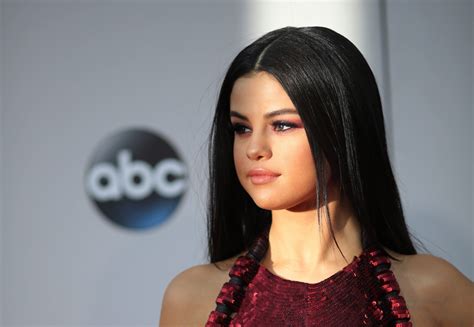 Selena Gomez and Justin Bieber not talking? 'Same Old Love' singer ...