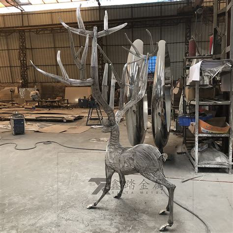 不锈钢鹿雕塑摆件户外园林景观玻璃钢鹿庭院镜面金属镂空小鹿定制-淘宝网