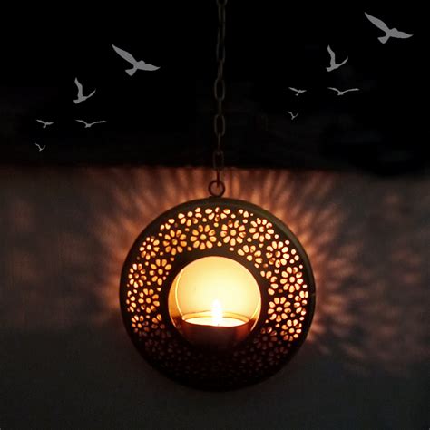 Hanging Metal Tealight Candle Holders (Round, Gold) – Vintageware