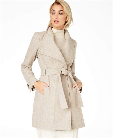 The Complete Coat Guide for Petite Women | Coats for women, Belted wrap ...
