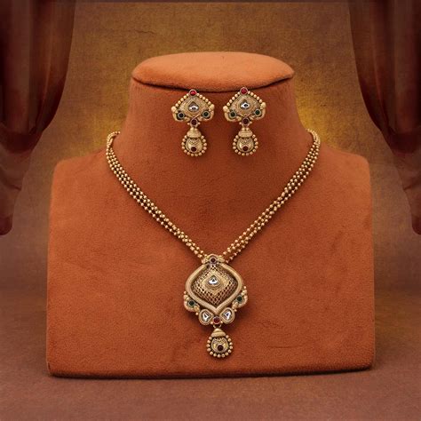 Regal Rani And Green Color Dual Tone Matte Gold Necklace Set For Occas ...