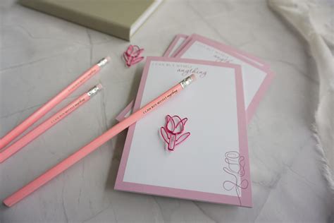 Notizblock mit passendem Stift & hübscher Blumen Büroklammer in rosa ...
