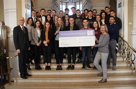 Meran: Hotelfachschüler des Kaiserhof und der Ritz gestalten ...