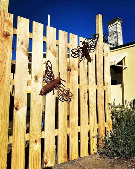 Decorative Wood Fence Ideas