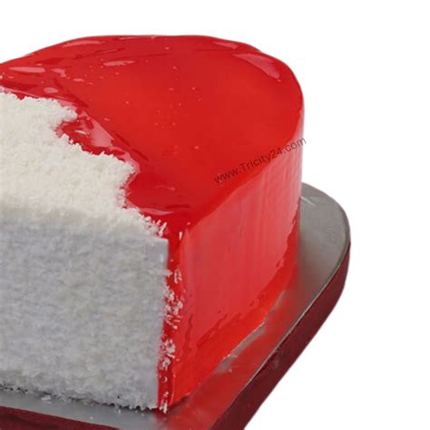 (M128) Red and White Heart Cake (1 Kg). – Tricity 24
