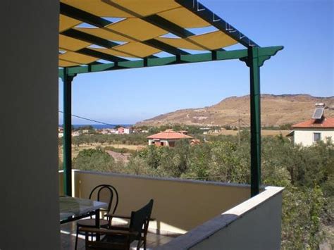 VASILIKI STUDIOS (Petra, Lesbos) - Guesthouse Reviews & Photos ...