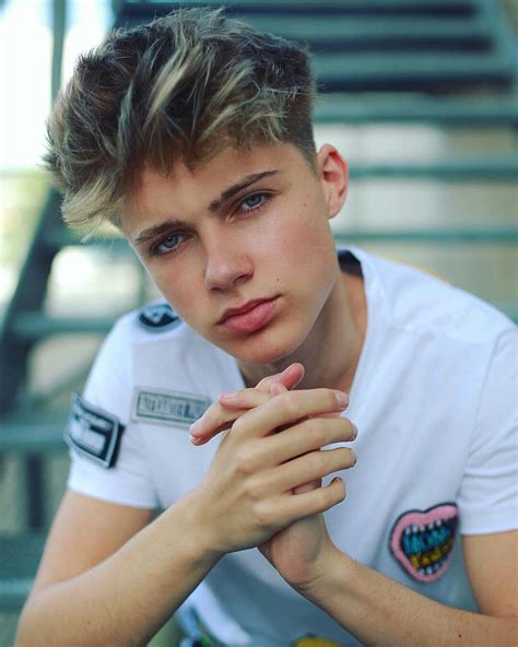 Pin by Laramiakiara on harvey | Cute teenage boys, Cute boys, Cute ...
