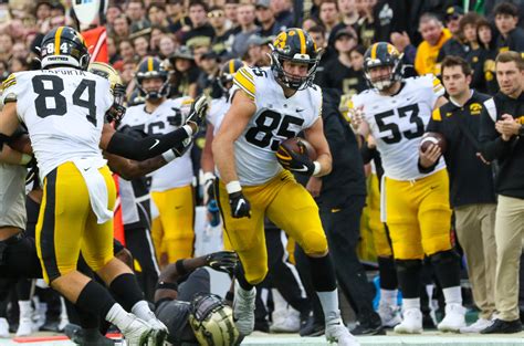 How does Iowa overcome Luke Lachey's injury? Examining Iowa's 41-10 win over Western Michigan