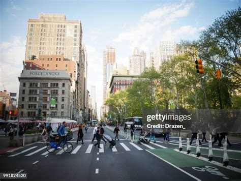 New York Business People Walking 的图像结果