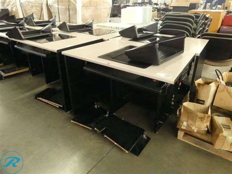 Computer Work Stations for Data Entry 的图像结果