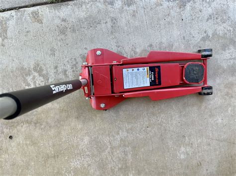 SNAP ON FLOOR JACK for Sale in Moreno Valley, CA - OfferUp