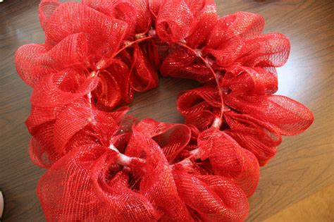 Mesh Ribbon Wreath Tutorial 的图像结果