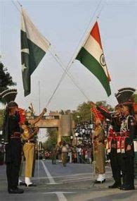 Sarabjit's family crosses over to Pakistan - Rediff.com India News