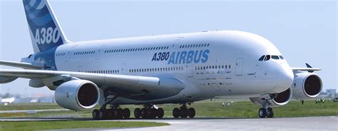 File:Airbus A380 Paris Air Show.jpg - Wikipedia