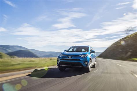 2016 Toyota RAV4 Hybrid - HD Pictures @ carsinvasion.com