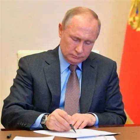 普京签署总统令_乌方称普京两个月前曾遭暗杀_卢布_俄罗斯