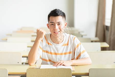 上海德闳、德威国际学校校服图片-中小学生校服班服定制定做厂家