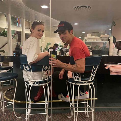 Joe Jonas Poses in Nude Photo with Wife Sophie Turner on 32nd Birthday