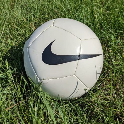 Size 3 Soccer Ball for Kids Age 5-8 Buying Guide | The Soccer Handbook