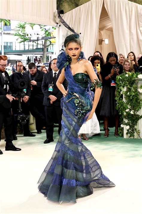 Met Gala 2024: See celebrity looks from fashion's biggest night - ABC News