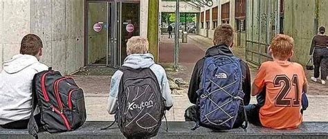 【荷兰】一个中专校长对教育的思考：让荷兰的中专生成为新一代富豪_泽尔夫德_mbo_孩子