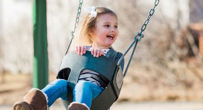 Playground safety checklist and tips for safe playground play | BabyCenter