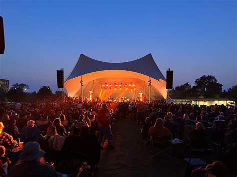 GALLERY | Rockin' on the River