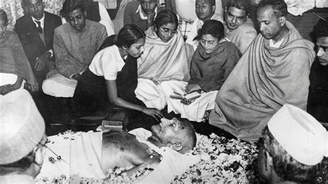 Nathuram Godse Shooting Gandhi Photo
