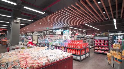 商场超市使用轨道灯照明_佛山市呈烨照明有限公司