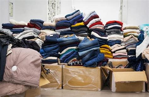 अब क्यों खरीदें Branded Clothes? न्यू जनरेशन का फैशन स्टेटमेंट बन गए ...