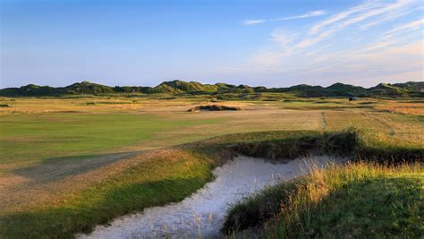 🏌️ Book & Save On A 2026 Golf Tour To Royal St Davids Golf Club
