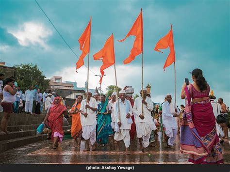 Pandharpur Ashadi Wari 2021 cancel vari demand of Villages on Palkhi ...