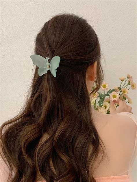 30 claw clip hairstyles that will make you look stunning – Artofit