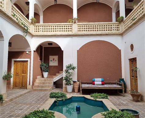 BABA AFZAL HOTEL (Kashan) - Reviews & Photos