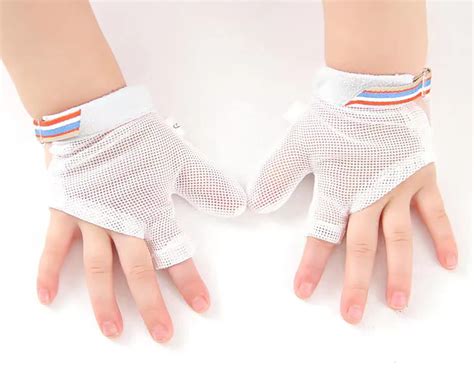 Amazon.com: Thumb Sucking Stop for Kids Baby Thumb Sucking Guard Gloves ...