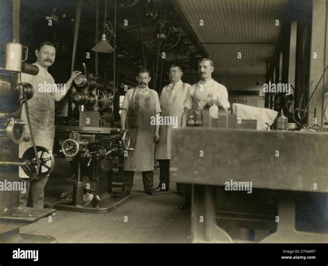 Old Machine Tools 的图像结果