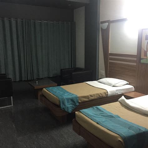 LOTUS HOTEL (Solapur, Maharashtra) - Hotel Reviews, Photos, Rate ...
