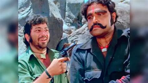 Sholay Famous Scene In Sanskrit Tweeple Says Zabardast