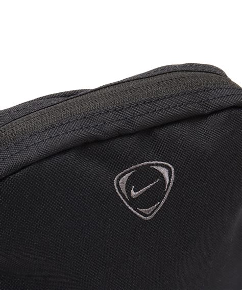 NIKE NK HERITAGE CROSSBODY T90 FA25 BLACK/BLACK/GYM RED（ナイキ ヘリテージ クロス ...