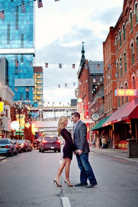 engagement photos downtown