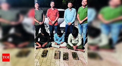 Centers For Disease Control And Prevention: 3 Held For Theft Of Metro ...